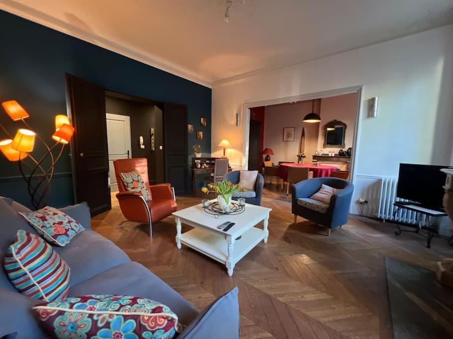 Coeur De Ville, Garage Prive Et Gratuit Avec Terrasse ! كاهورْ المظهر الخارجي الصورة