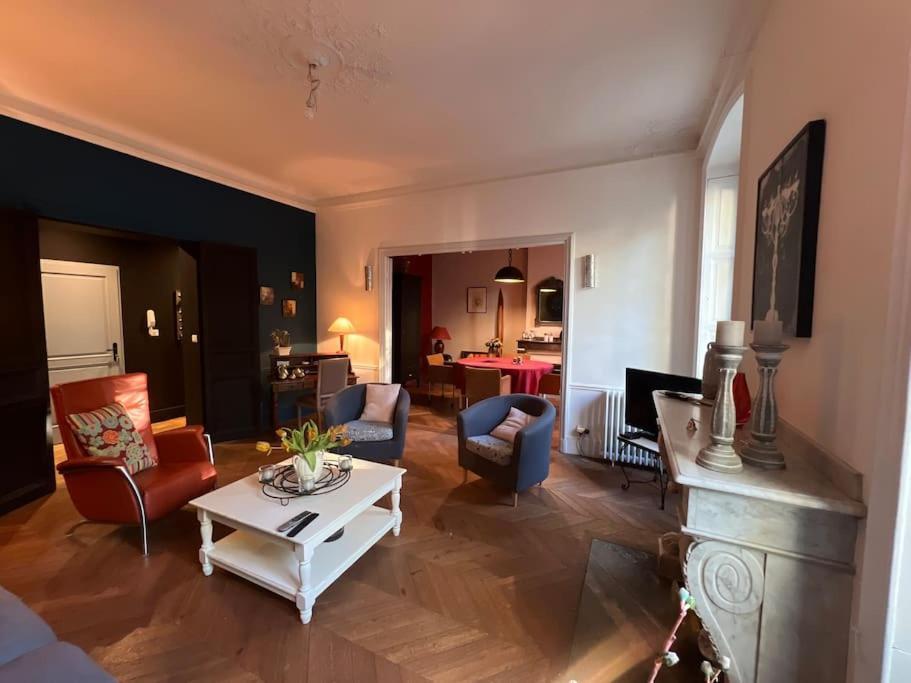 Coeur De Ville, Garage Prive Et Gratuit Avec Terrasse ! كاهورْ المظهر الخارجي الصورة