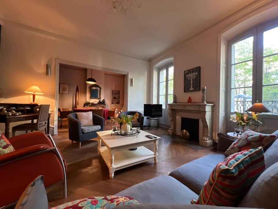 Coeur De Ville, Garage Prive Et Gratuit Avec Terrasse ! كاهورْ المظهر الخارجي الصورة