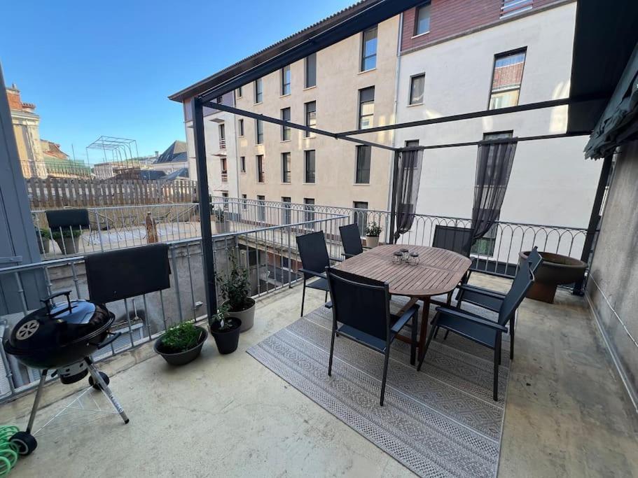 Coeur De Ville, Garage Prive Et Gratuit Avec Terrasse ! كاهورْ المظهر الخارجي الصورة
